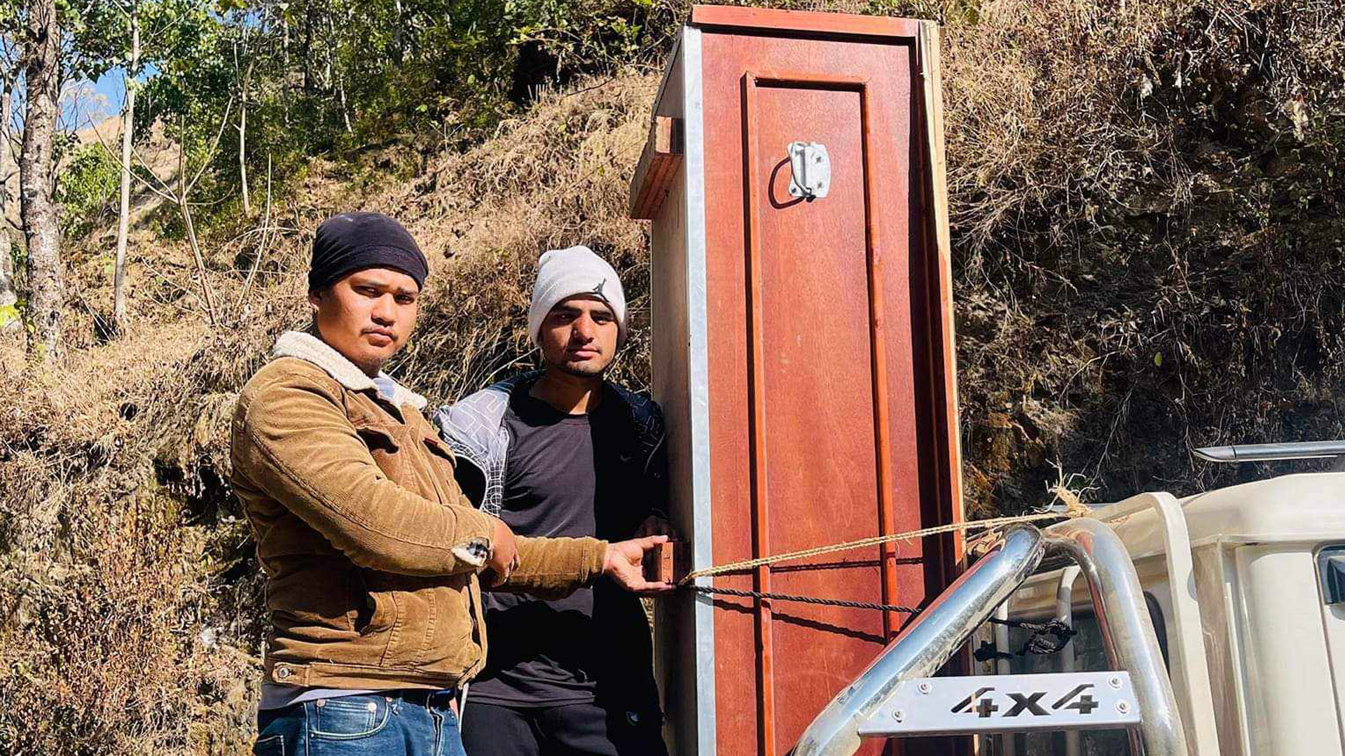 बाँफिकोट गाउँपालिकालाई शव राख्ने आइस बक्स सहयोग 